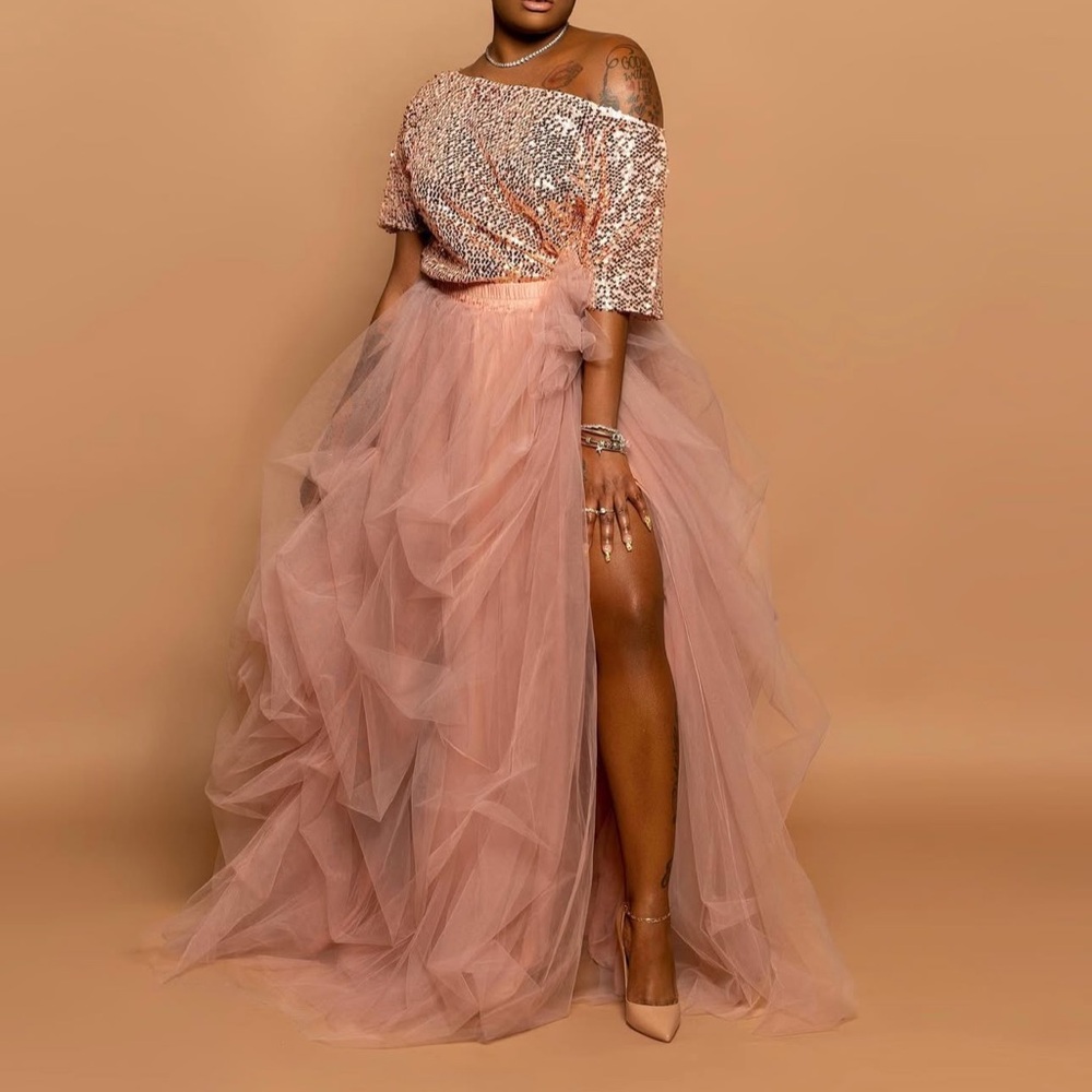 Elegant Sequin and Tulle Evening Gown